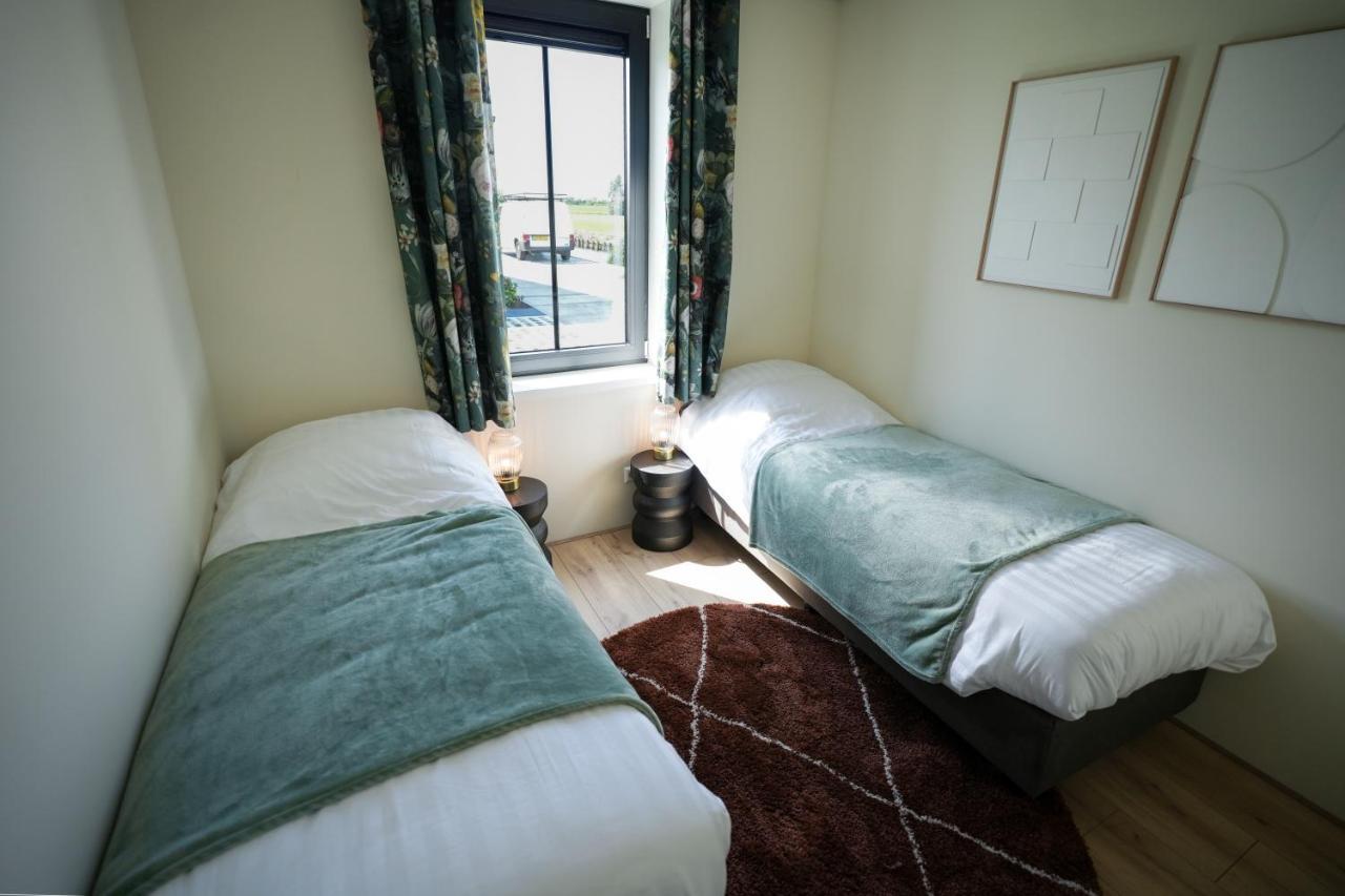 4 To 6 Persons Waterfront Villa Roelofarendsveen Bagian luar foto